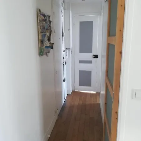 Nice Bedroom In A Duplex - Paris La Villette - Share