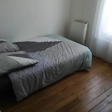 Nice Bedroom In A Duplex - Paris La Villette - Share * بونتا