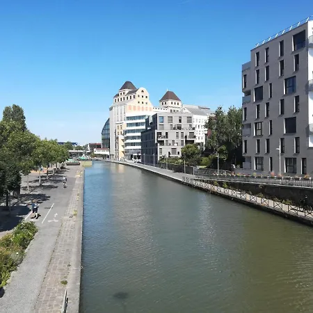 Nice Bedroom In A Duplex - Paris La Villette - Share بونتا