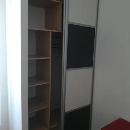 Nice Bedroom In A Duplex - Paris La Villette - Share *